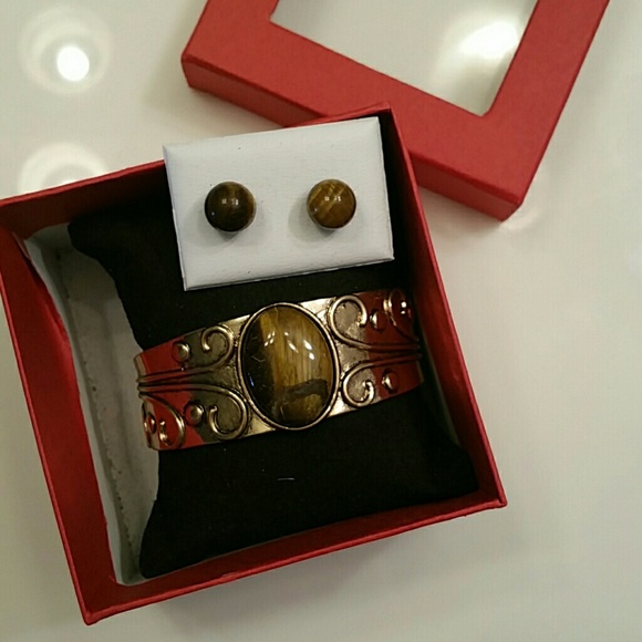Tiger Eye Cuff and Earrings in Gift Box - Picture 1 of 3